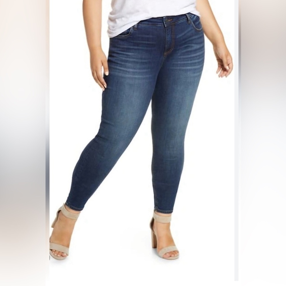 Classic High-Rise Skinny Jeans in Dark Blue